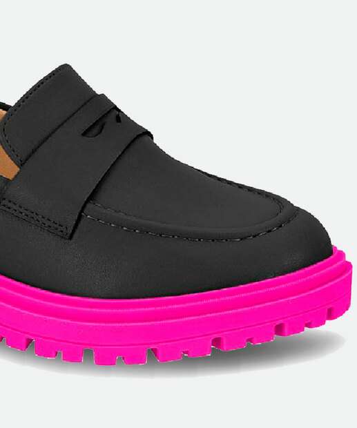 Mocassim Loafer Feminino Salto Grosso Tratorado Vizzano
