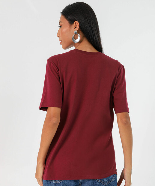 Camiseta Feminina Oversized Estampada Marisa Vinho