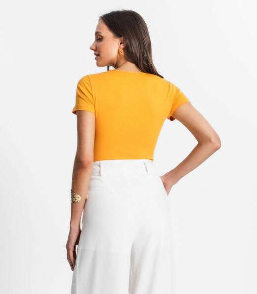 Blusa De Viscotorcion Básica Feminina Endless Amarelo