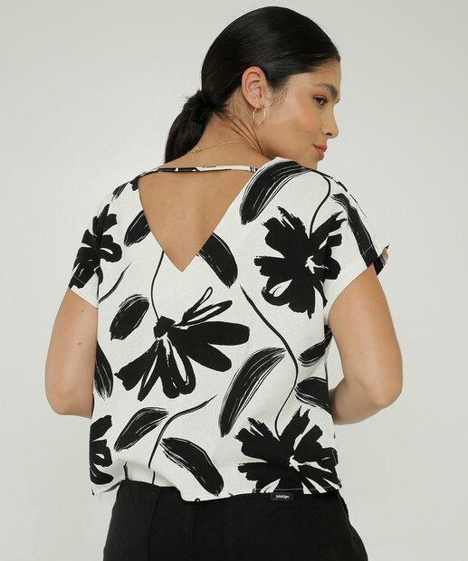 Blusa Feminina Estampa Folhas Manga Curta Marisa