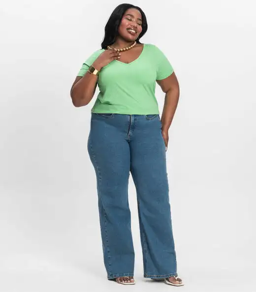 Blusa Feminina Plus Size da Infinita Cor Verde