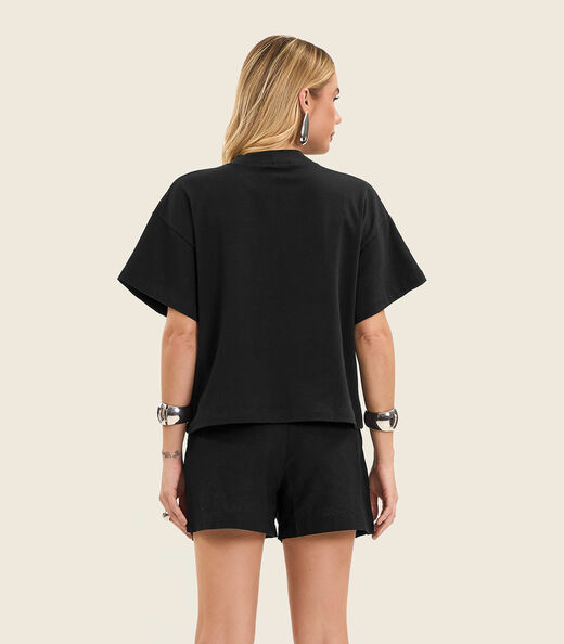 T- Shirt Feminina Gola Alta em Malhão Endless Preto