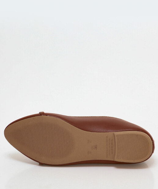 Sapatilha Feminina Bico Fino Tachas Marrom