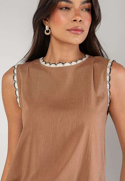 Image_Regata Alfaiataria Com Renda nas Cavas E Gola Marrom Salvatore