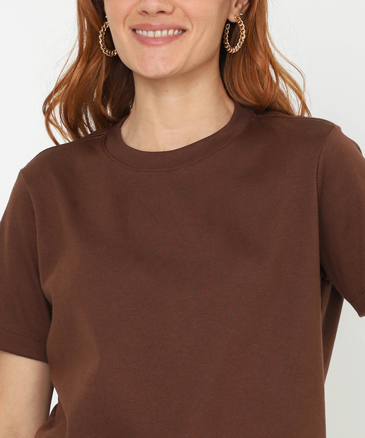 Blusa Feminina Suedine Manga Curta Marisa Marrom