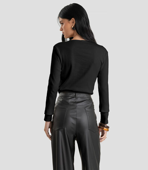 Blusa Feminina Canelada com Rebites Dianna Preto