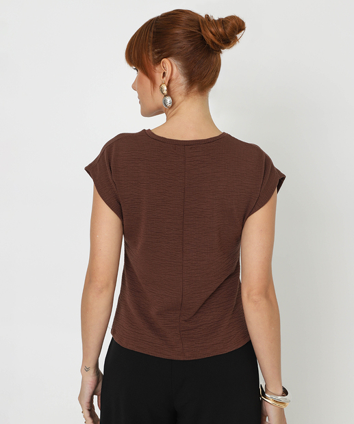 Blusa Feminina Textura Manga Curta Marisa Marrom