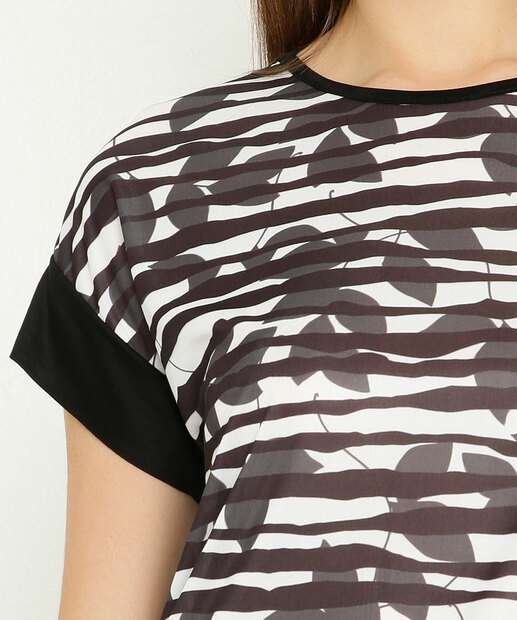 Blusa Feminina Estampa Folhas Manga Curta 