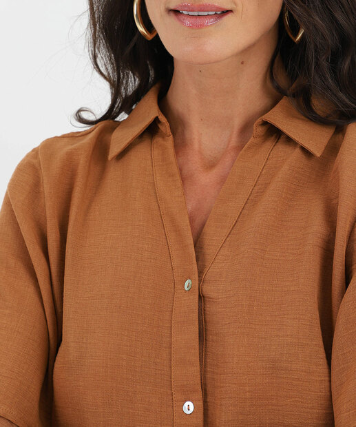 Camisa Feminina Cropped Botões Manga Curta Marisa Marrom