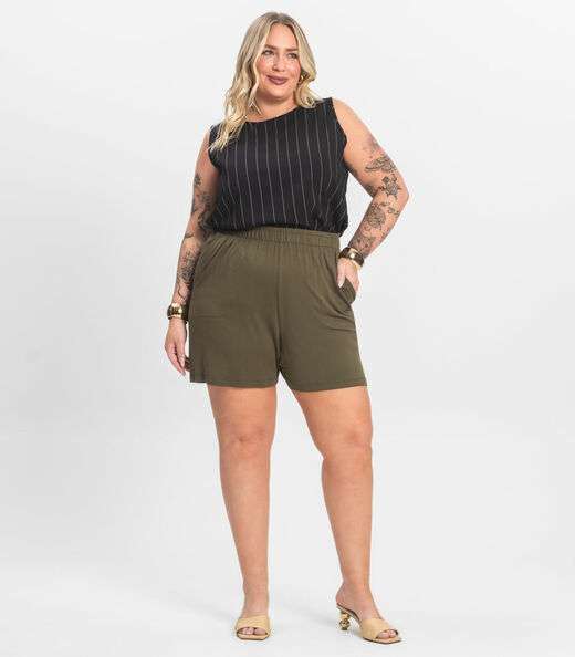 Shorts Feminino Plus Size Com Bolsos Secret Glam Verde