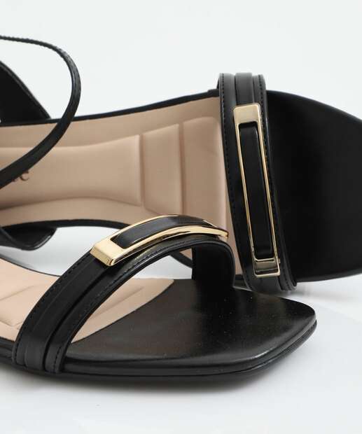 Sandália Feminina Rasteira Detalhe Metalizado Bebecê Preto