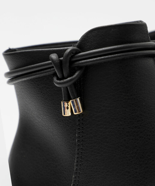 Bota Feminina Cano Curto Salto Grosso Via Uno Preto