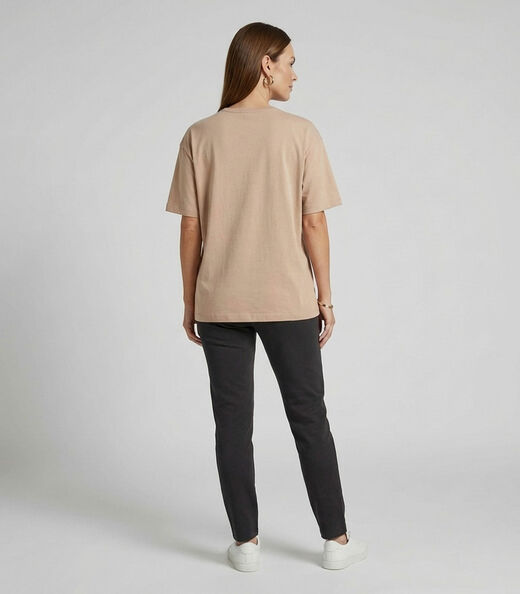 Blusa Feminina Com Estampa Localizada Infinita Cor Marrom