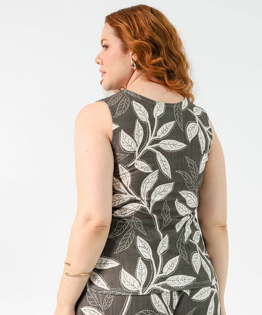 Blusa Plus Size Feminina Estampa Folhas Marisa Verde