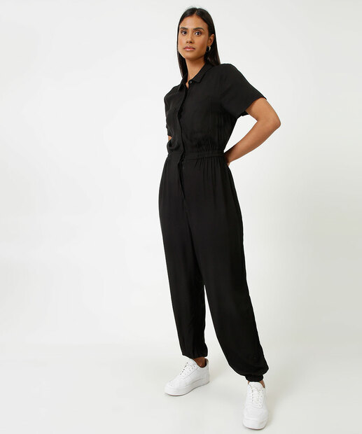 Macacão Feminino Jogger Bolsos Manga Curta Marisa