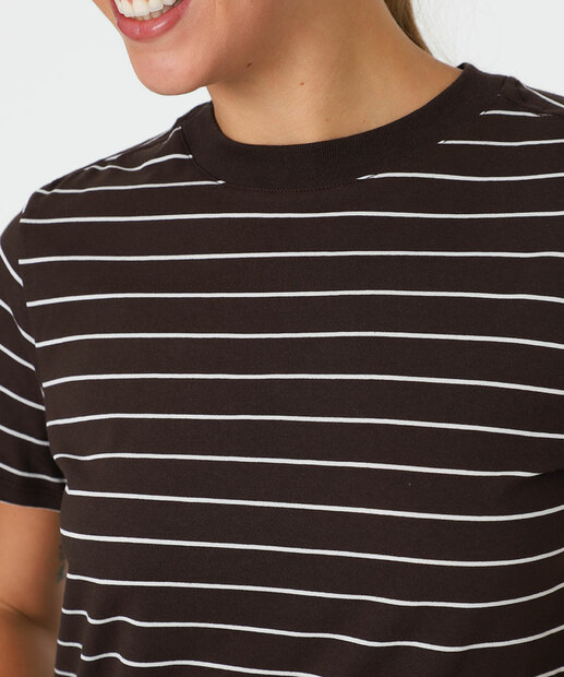 Blusa Feminina Listrada Manga Curta Marisa Marrom