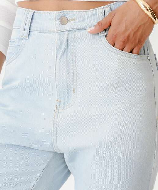 Calça Mom Jeans Bolsos Cintura Alta