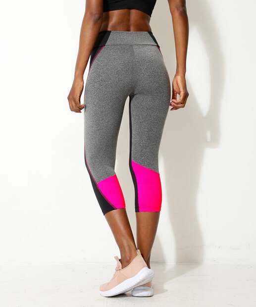 Calça Feminina Fitness Corsário Recortes