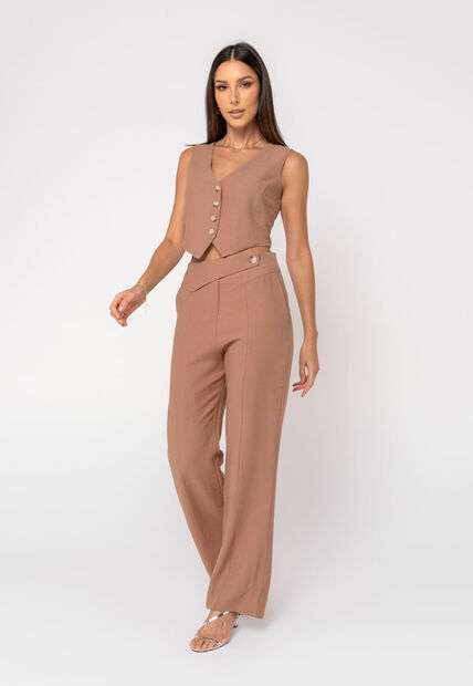 Colete Alfaiataria Curto com Botões Bege Escuro Salvatore