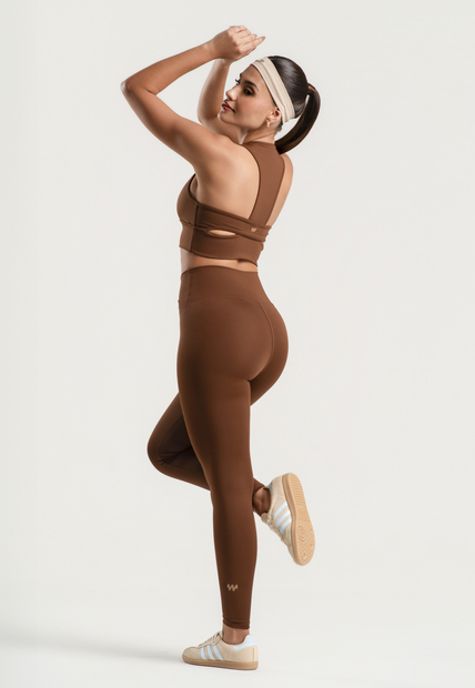 Top Decote V Costas Assimétricas Marrom Wemood