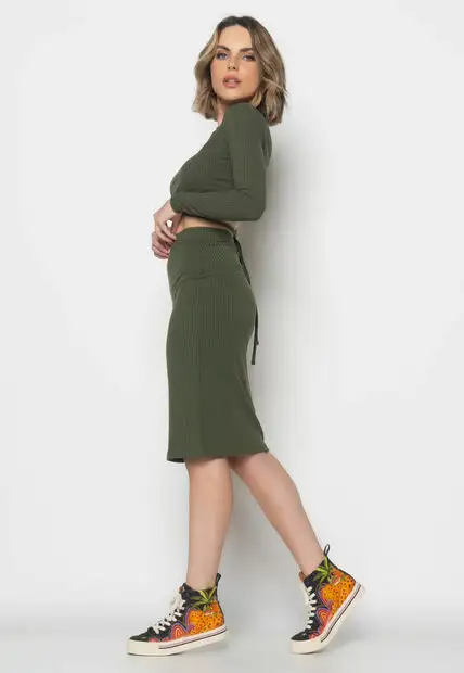 Cropped Gola Redonda Manga Longa Com Tiras Malha Canelada  Fashion Verde Musgo