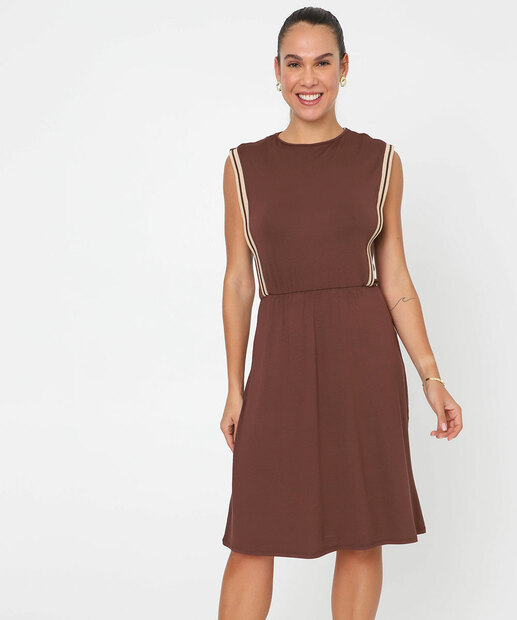 Vestido Feminino Sem Manga Retilínea Marisa Marrom