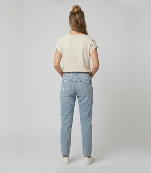 Blusa Feminina Com Estampa Localizada Infinita Cor Bege