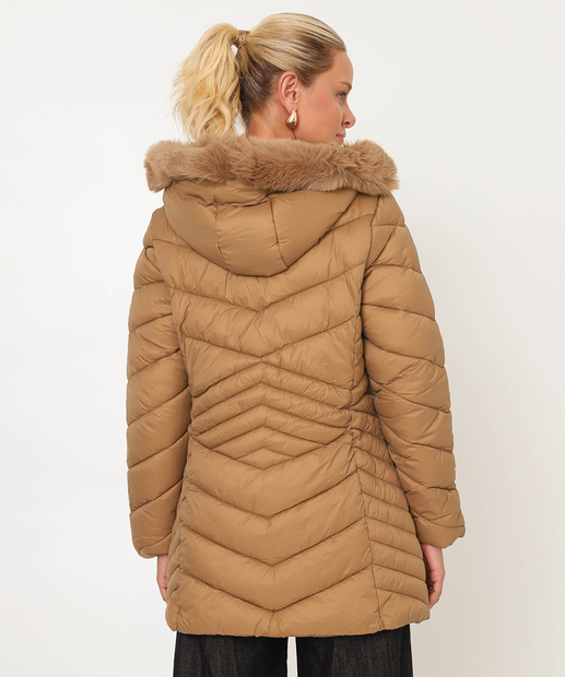 Casaco Feminina Alongada Puffer Capuz Marisa Bege