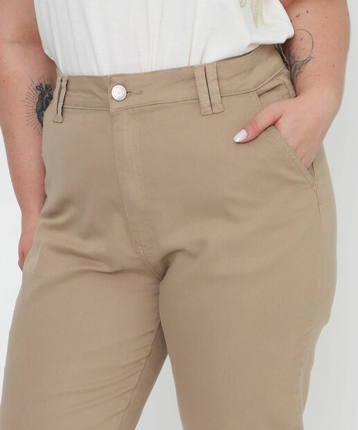 Calça Plus Size Feminina Mom Sarja Sawary Bege