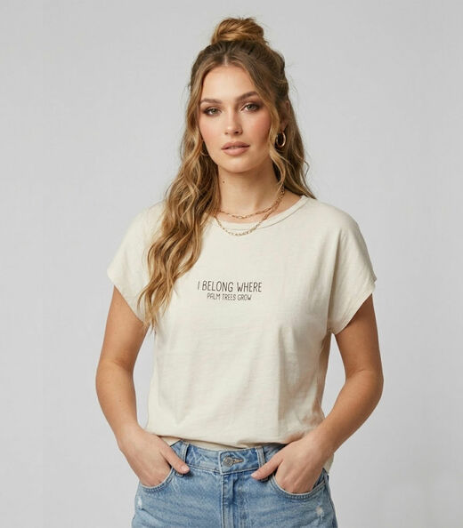 Image_Blusa Feminina Com Estampa Localizada Infinita Cor Bege