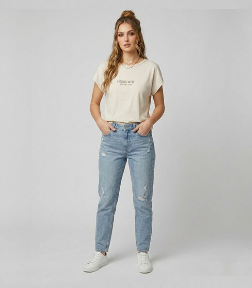 Blusa Feminina Com Estampa Localizada Infinita Cor Bege