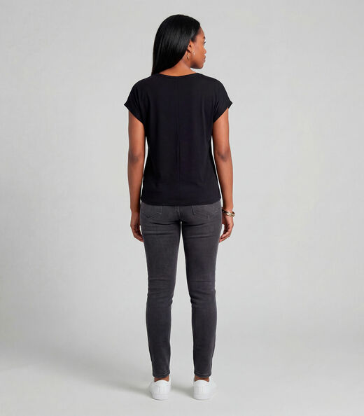 Blusa Feminina em Visco Tricot Infinita Cor Preto