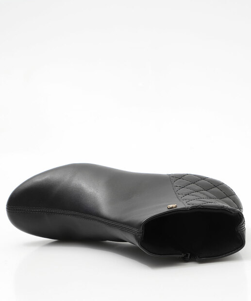 Bota Feminina Cano Curto Matelassê Via Uno Preto