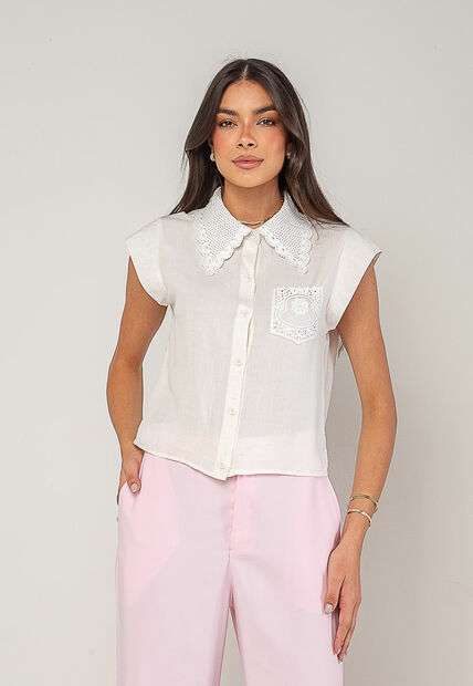 Image_Blusa Alfaiataria Com Gola Em Renda E Bolso Decorado Branco Salvatore