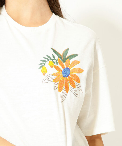 Blusa Feminina Com Bordado Manga Curta Marisa  