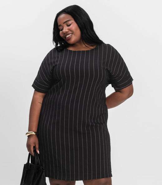 Vestido Plus Size em Visco Listras Secret Glam Preto