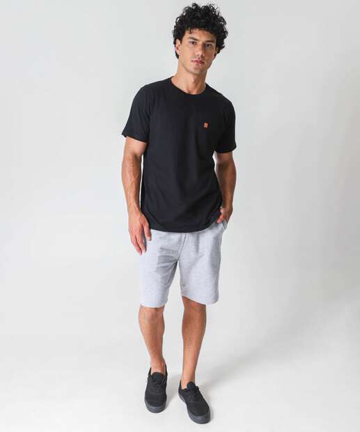 Camiseta Masculina Bolso Manga Curta Marisa Preto