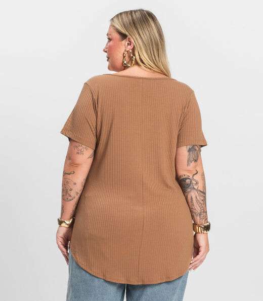 Blusa Feminina Plus Size da Infinita Cor Bege