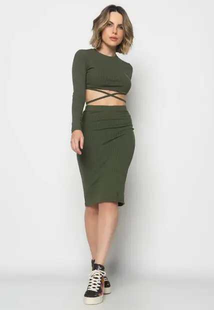 Cropped Gola Redonda Manga Longa Com Tiras Malha Canelada  Fashion Verde Musgo