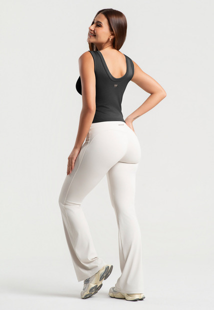 Regata Canelada em Malha Poliamida Preta Wemood