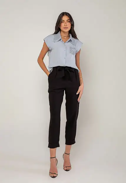 Blusa Alfaiataria Com Gola Em Renda E Bolso Decorado Azul Salvatore