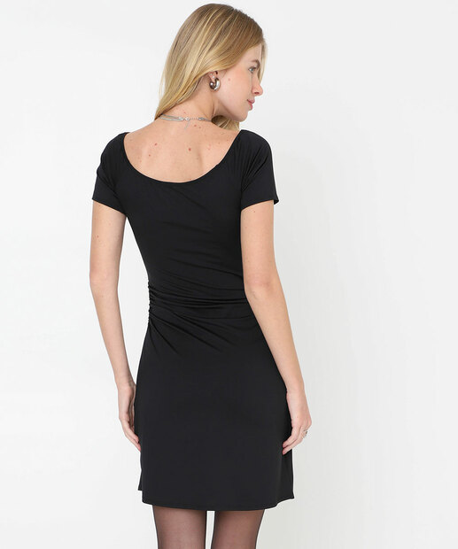 Vestido Curto Feminino Manga Curta Drapeado Marisa Preto