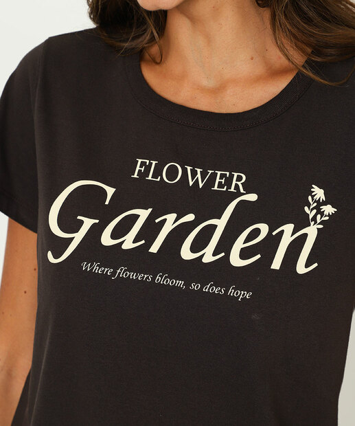Camiseta Feminina Estampa Frase Manga Curta Marisa Marrom