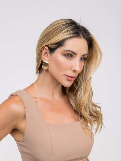 Image_Brinco Semijoia Orgânico Retangular Acetinado Em Banho 18k