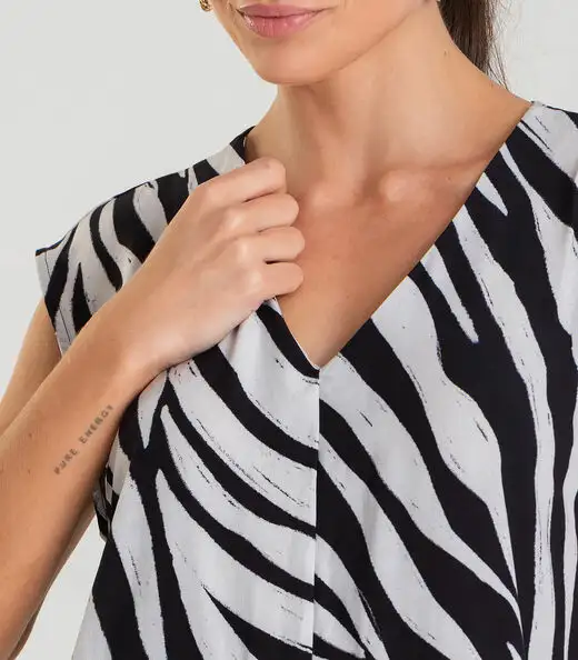 Vestido Feminino em Tecido Infinita Cor Preto