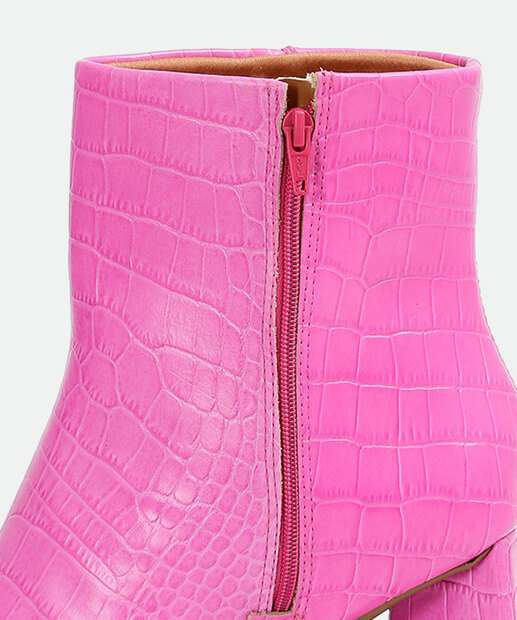 Bota Feminina Cano Curto Salto Grosso Textura Croco Vizzano