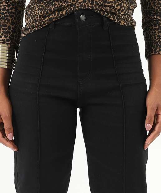 Calça Jeans Reta Feminina Bolsos Preto