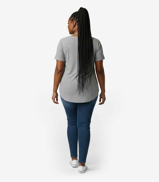 Blusa Feminina Plus Size da Infinita Cor Cinza