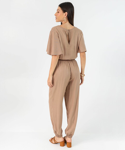 Macacão Feminino Jogger Manga Curta Marisa Marrom