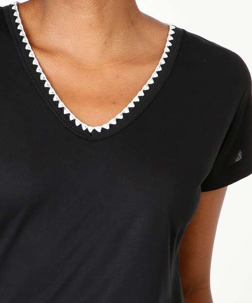 Blusa Feminina Decote V Trabalhado Marisa